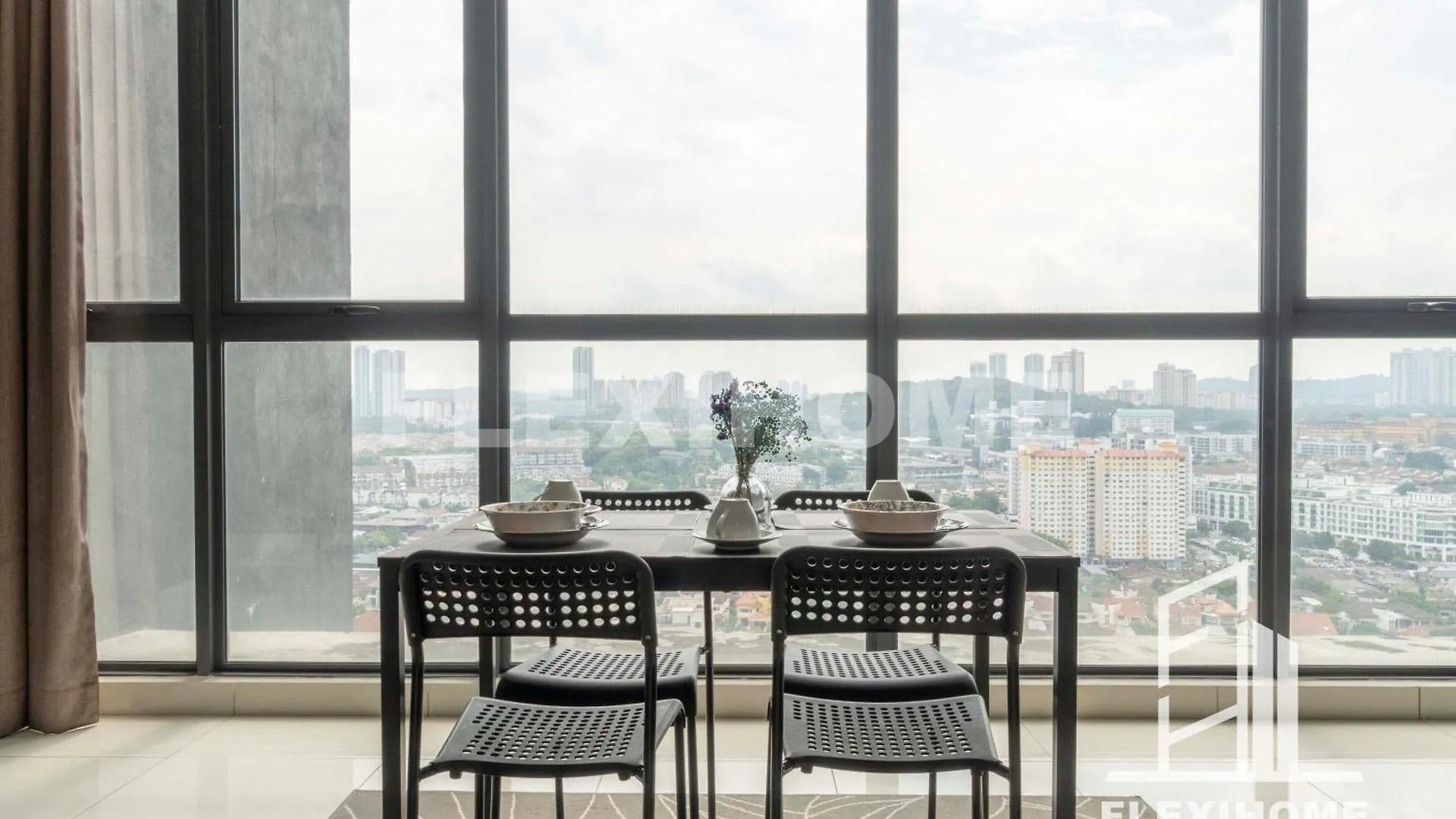 Atria Sofo Suites: Panoramic City Views in Petaling Jaya 0*,